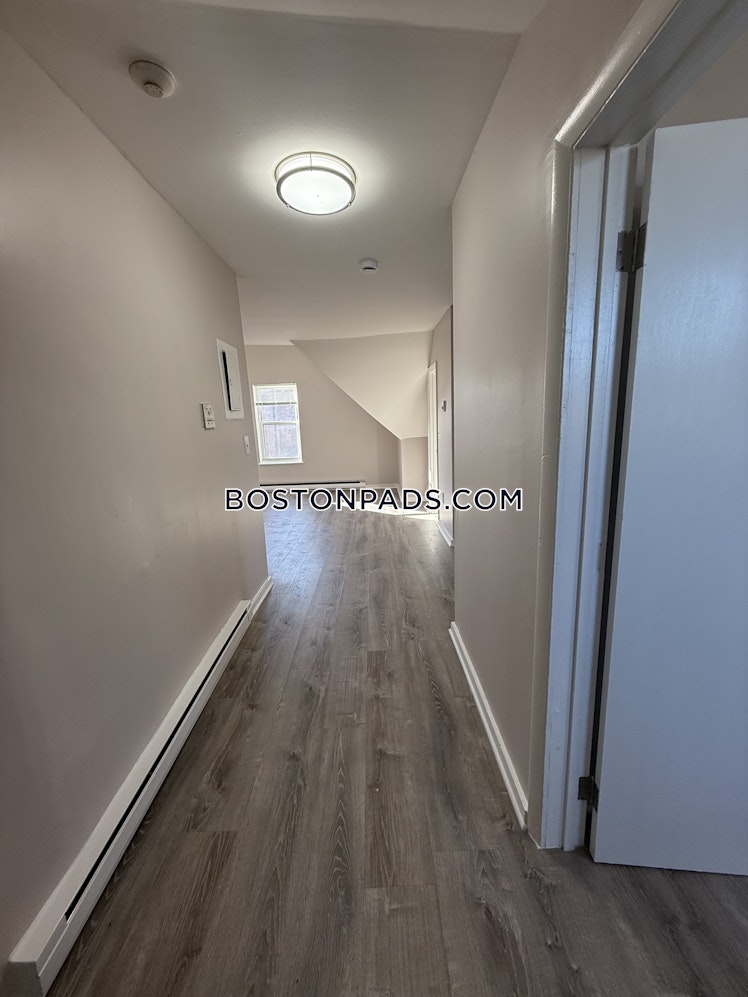 Sunderland St., Boston