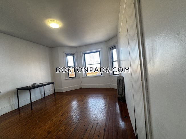 Boston - $4,200+ /mo