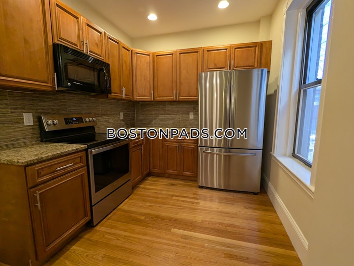 brookline-5-beds-3-baths-coolidge-corner-7200-8031906 