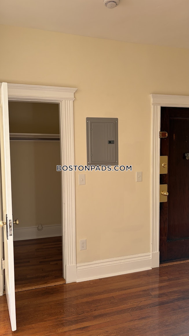 Boston - $2,500+ /mo