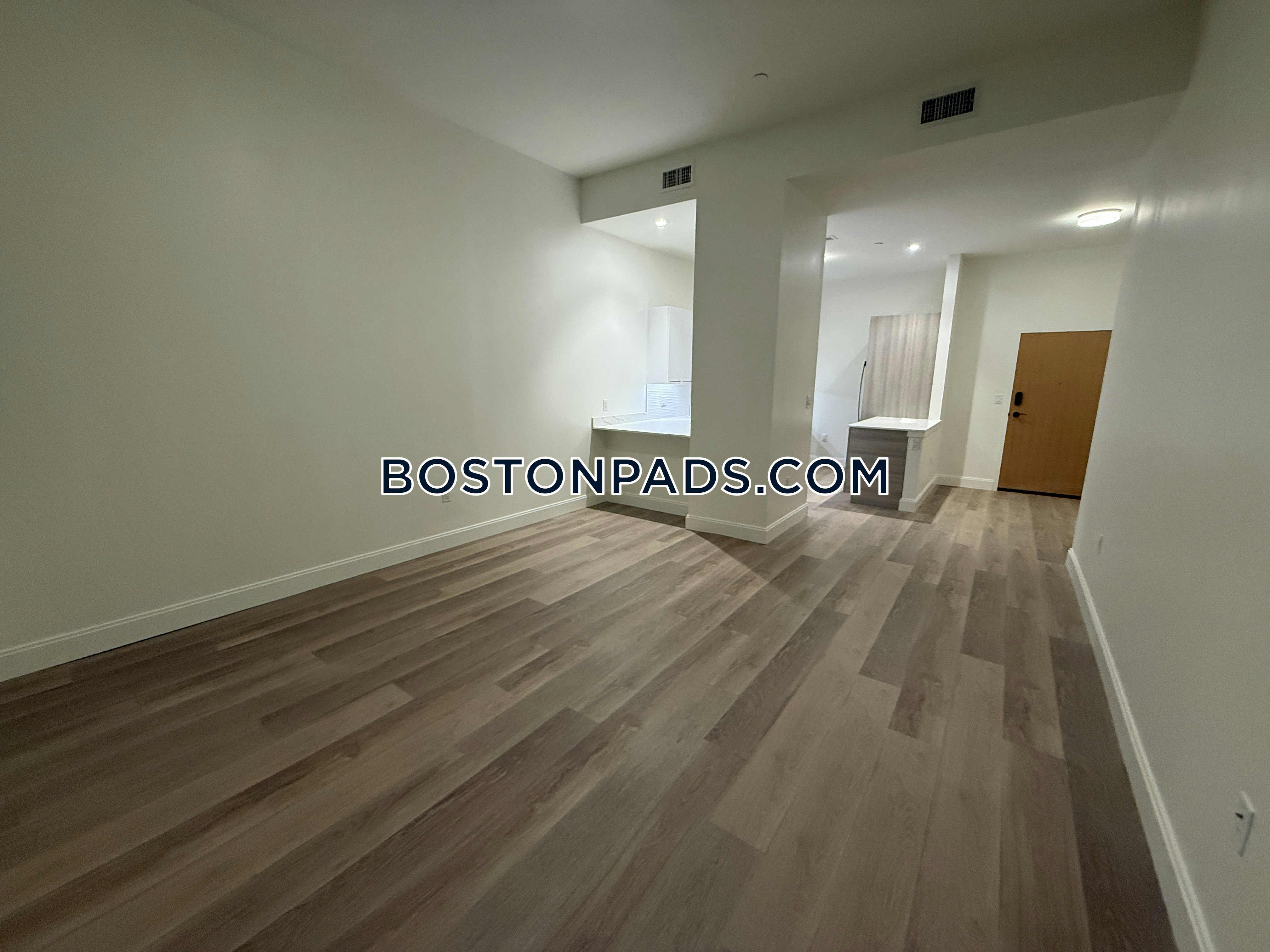 Boston - 2 Beds, 2 Baths