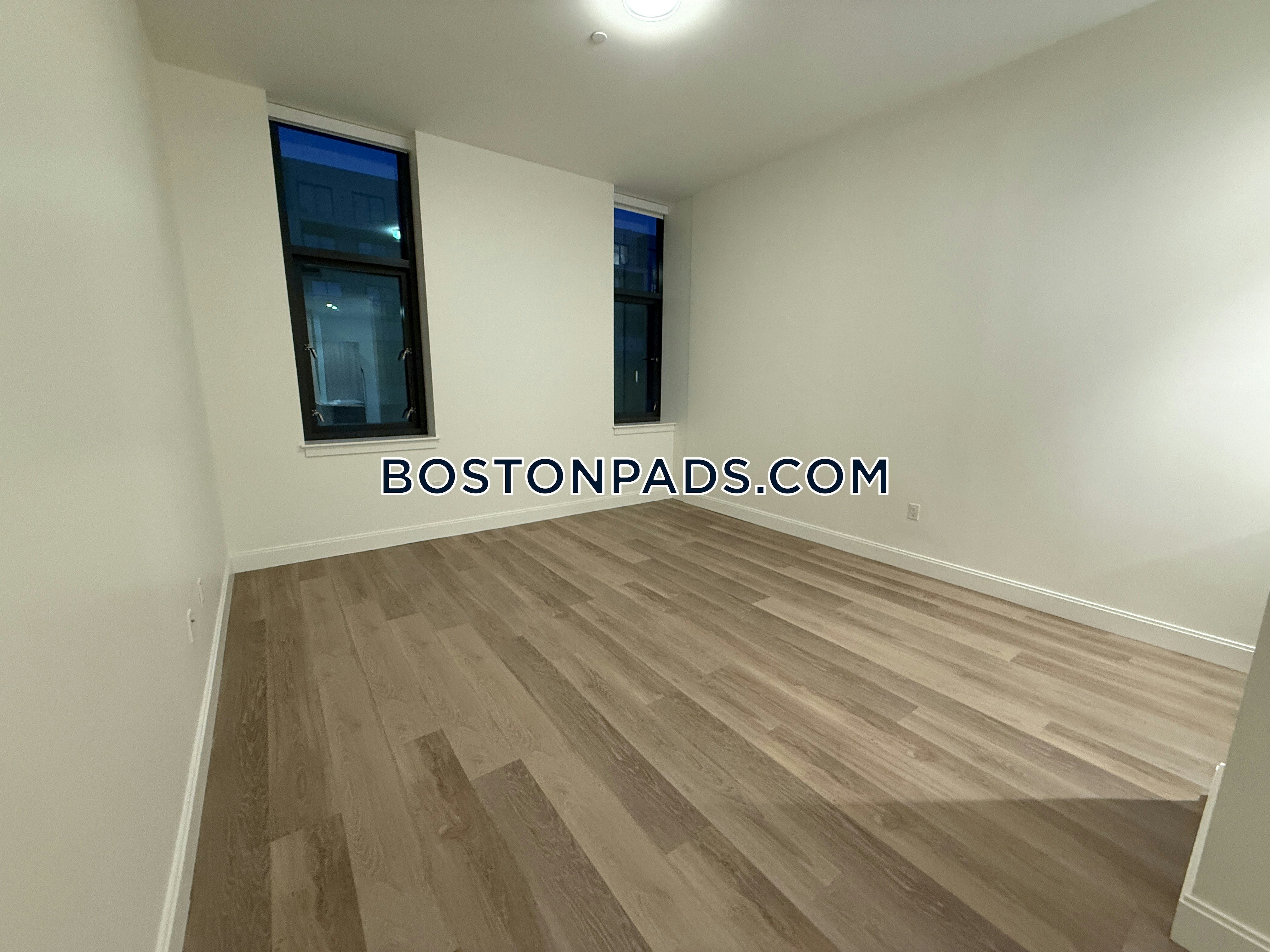 Boston - 2 Beds, 2 Baths