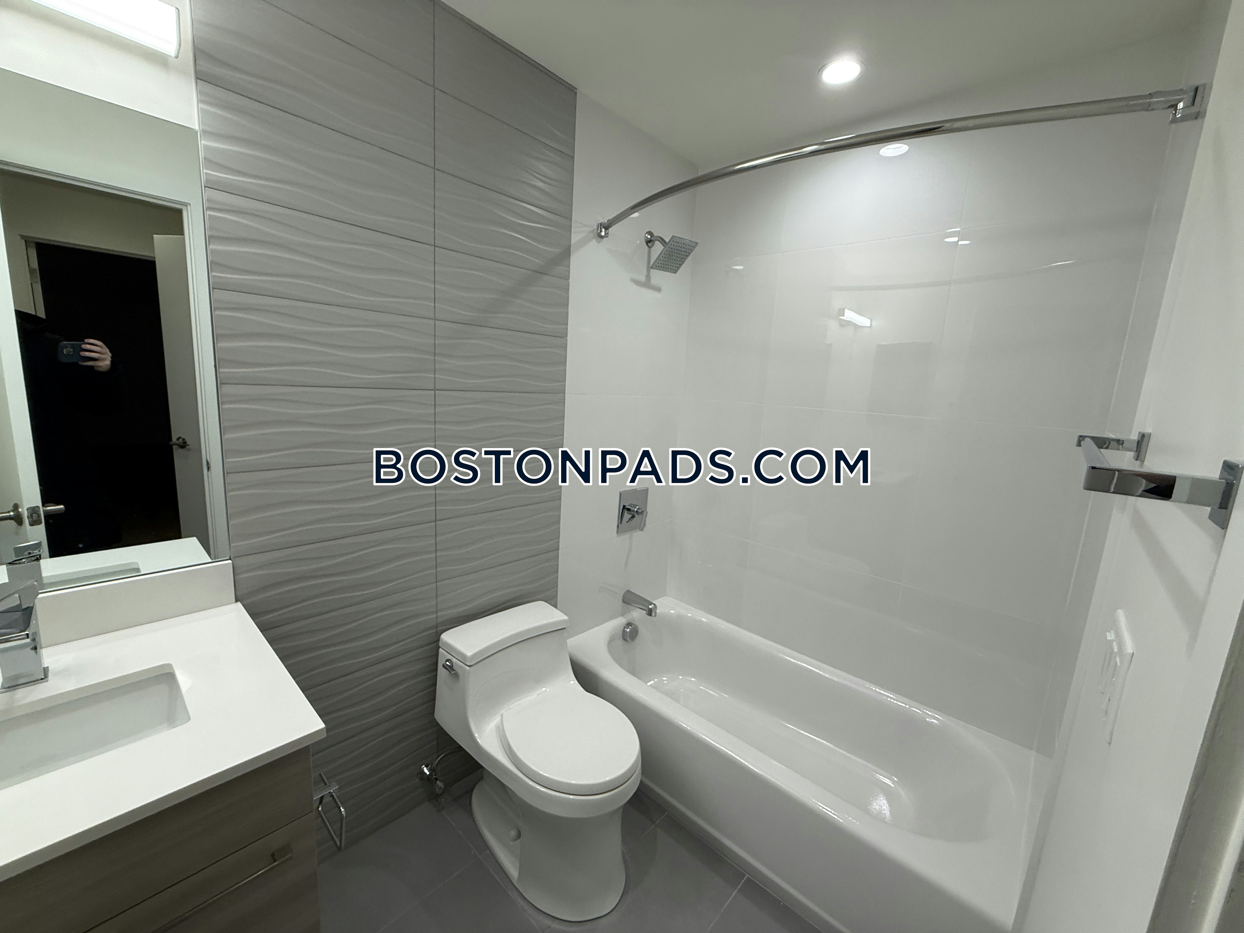 Boston - 2 Beds, 2 Baths