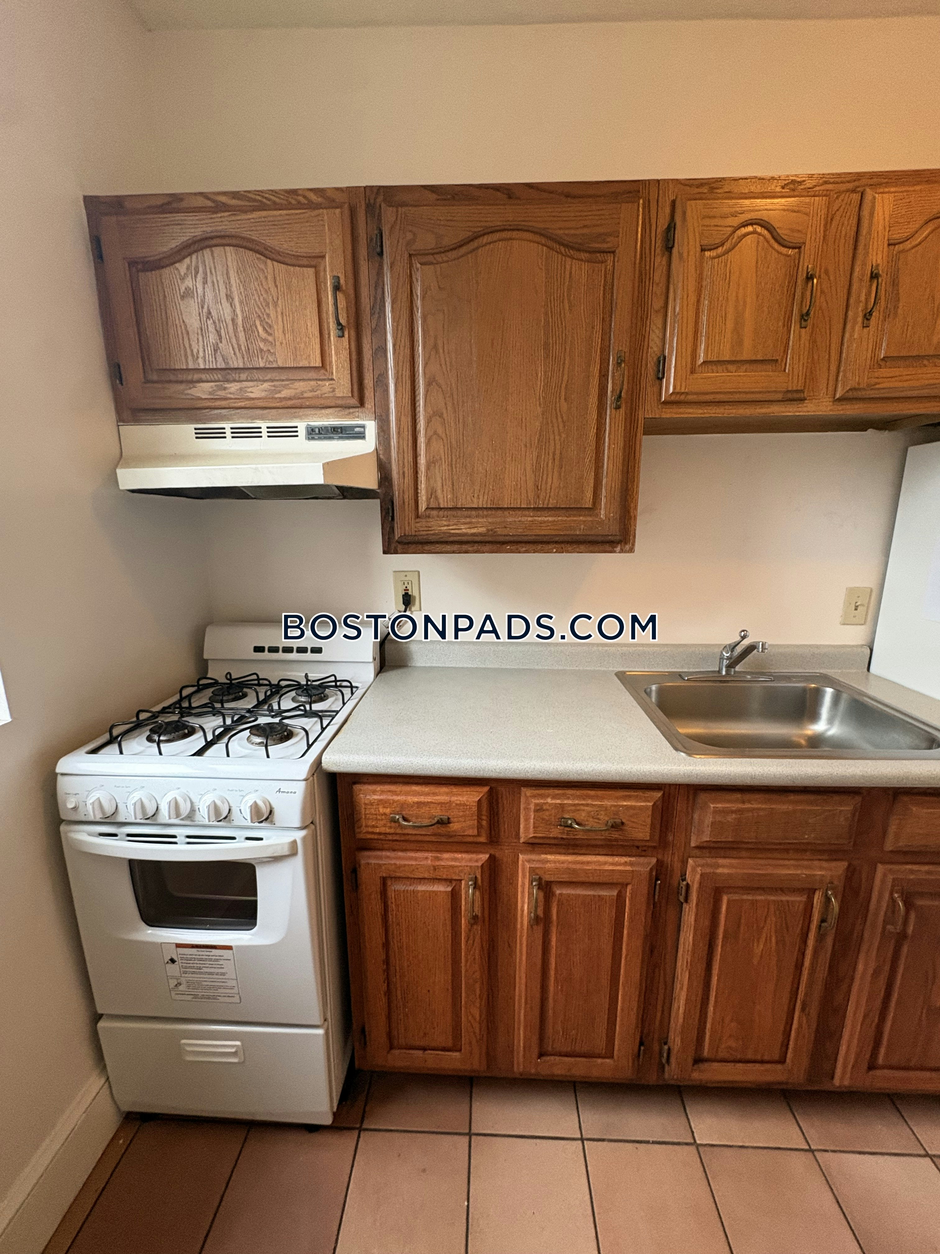 Boston - 1 Beds, 1 Baths