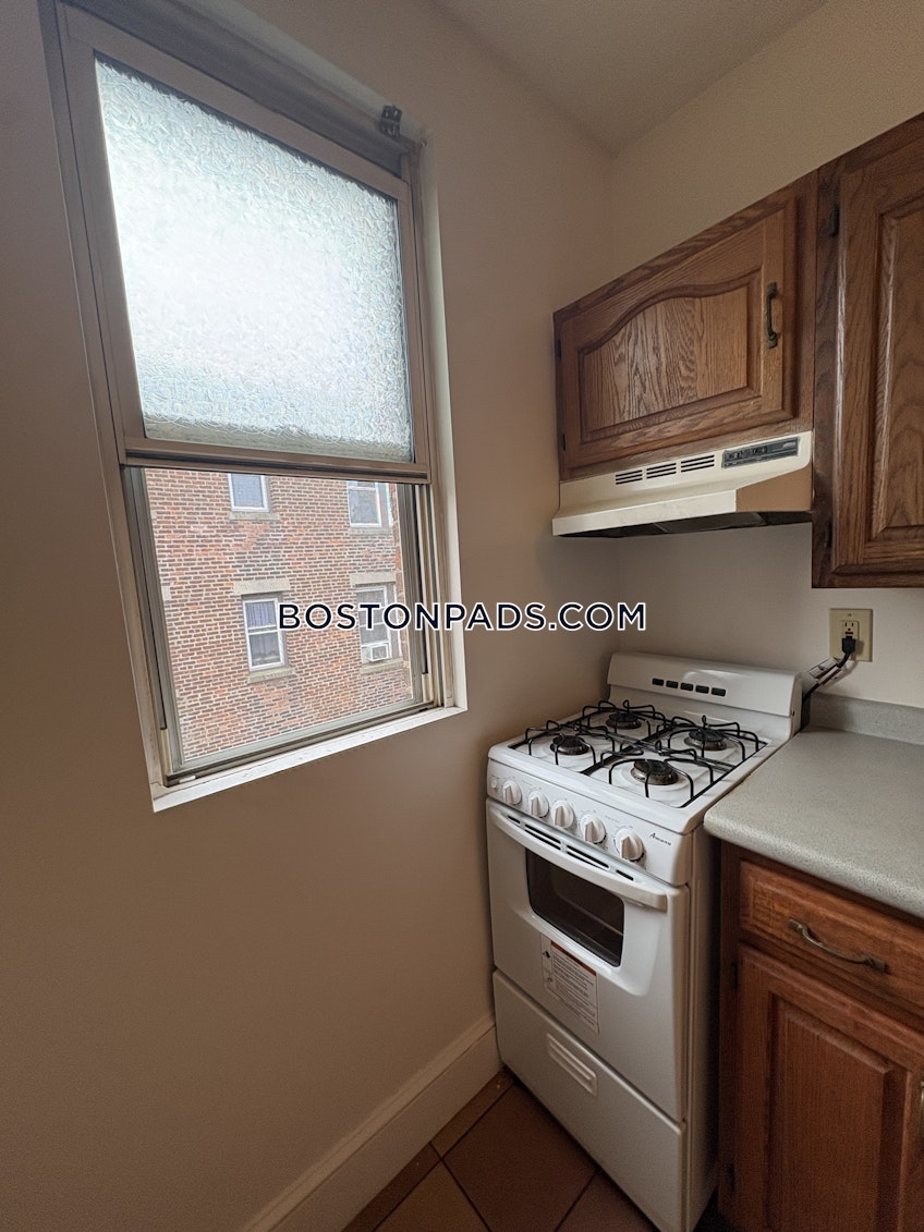 Boston - $2,200+ /month