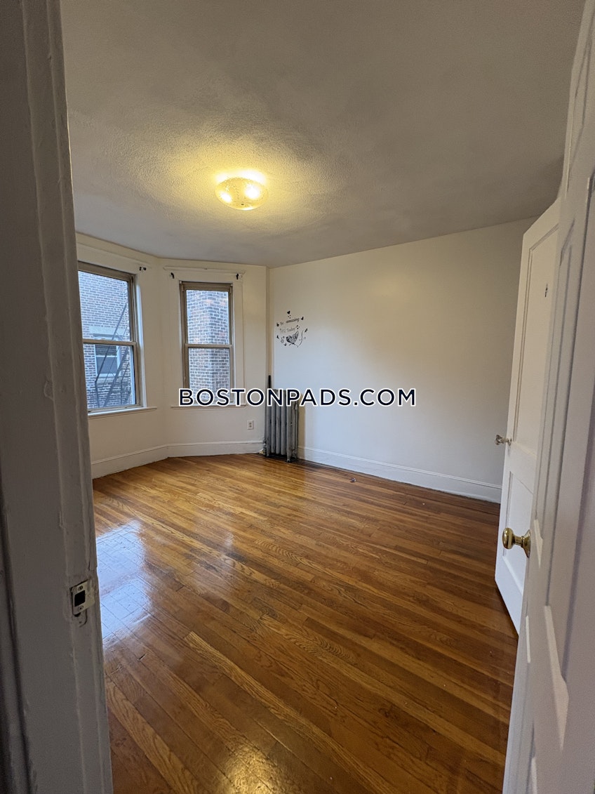 Boston - $2,200+ /month