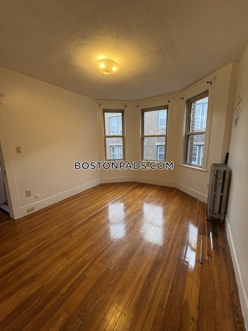 Boston - $2,200+ /month