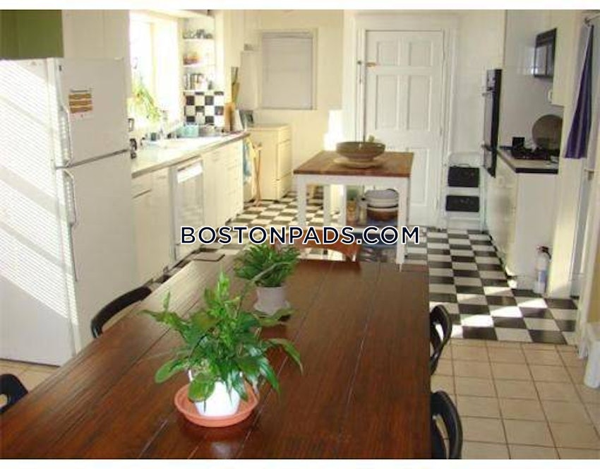 ARLINGTON - 2 Beds, 1 Bath - Image 1