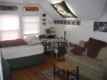 Boston - 4 Beds, 1 Baths