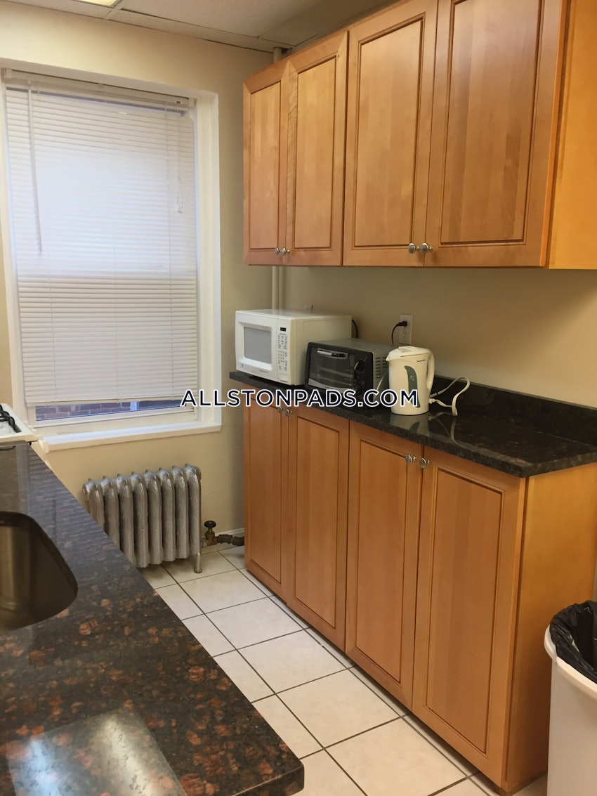 BOSTON - ALLSTON/BRIGHTON BORDER - 3 Beds, 1 Bath - Image 17