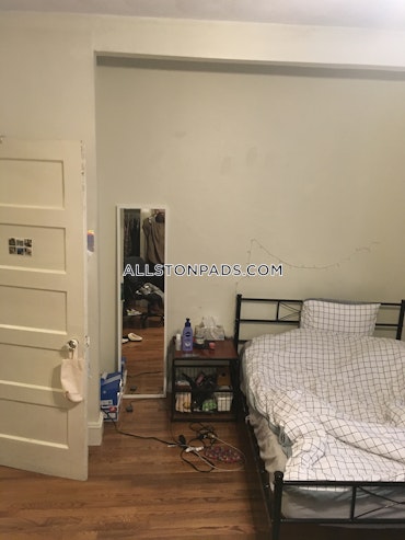 Boston - 0 Beds, 1 Baths