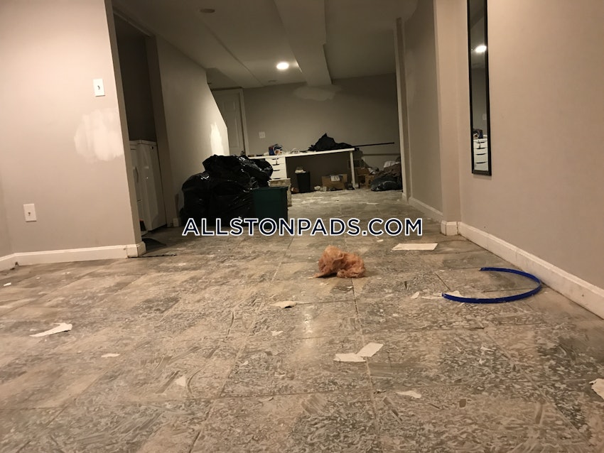 BOSTON - ALLSTON - 5 Beds, 2 Baths - Image 7