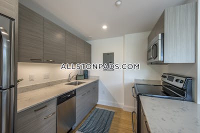 Allston Spacious 2 Bed 2 bath apartment available on Malvern Street in Allston!!  Boston - $4,500 No Fee