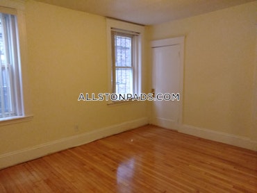 Boston - 4 Beds, 2 Baths