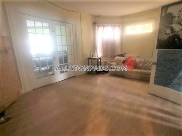 Boston - 3 Beds, 1 Baths