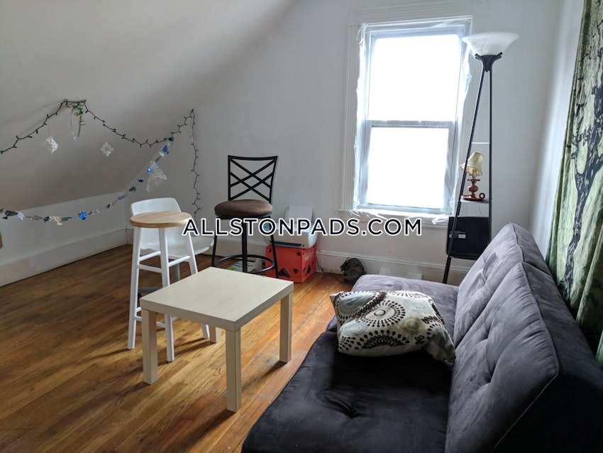 BOSTON - ALLSTON - 3 Beds, 1 Bath - Image 4