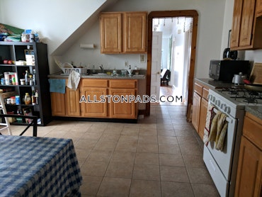 Boston - 3 Beds, 1 Baths