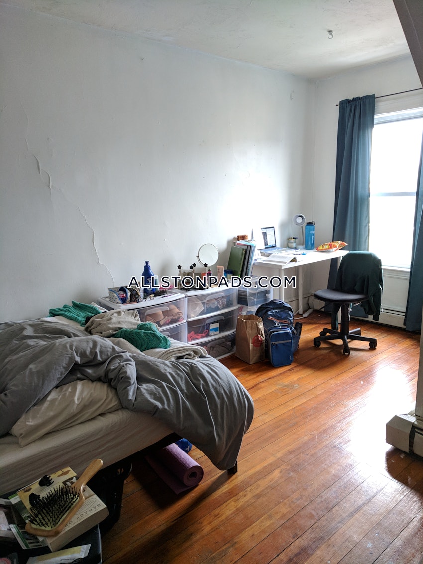 BOSTON - ALLSTON - 3 Beds, 1 Bath - Image 1