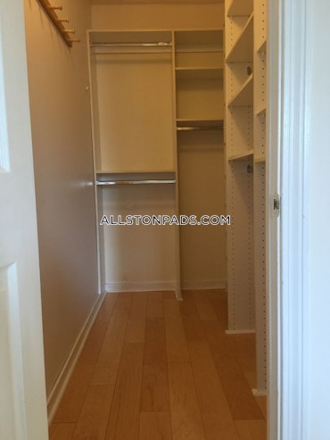 Boston - 2 Beds, 2 Baths