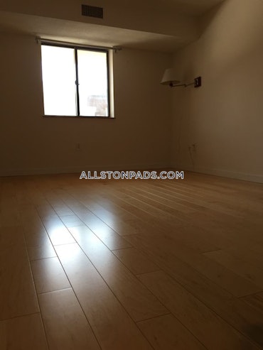 Boston - 2 Beds, 2 Baths