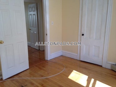 Boston - 4 Beds, 1 Baths