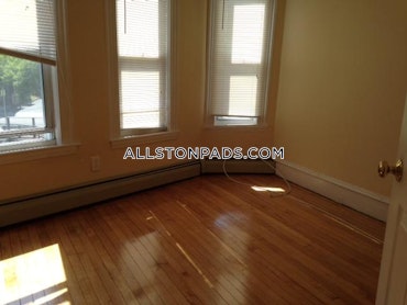 Boston - 4 Beds, 1 Baths