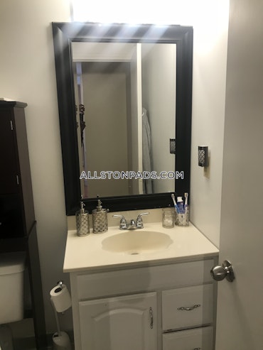 Boston - 1 Beds, 1 Baths