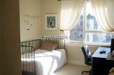 Boston - 2 Beds, 2 Baths