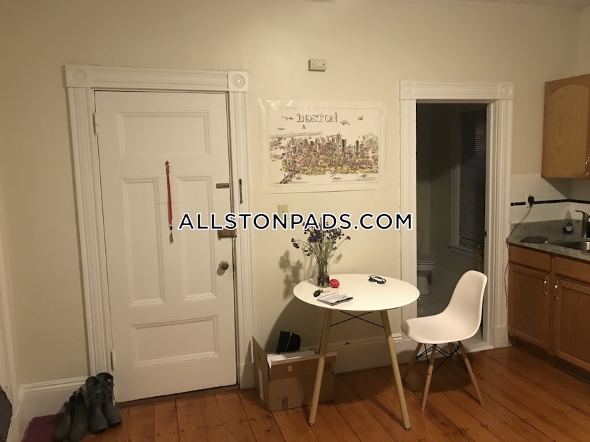 Boston - $2,450+ /month