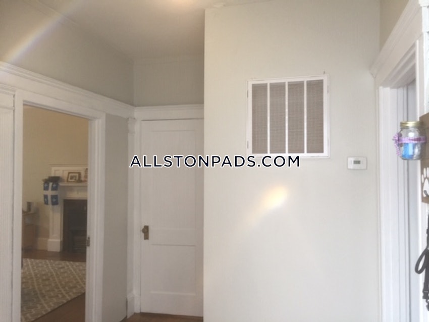 BOSTON - ALLSTON - 3 Beds, 1 Bath - Image 4