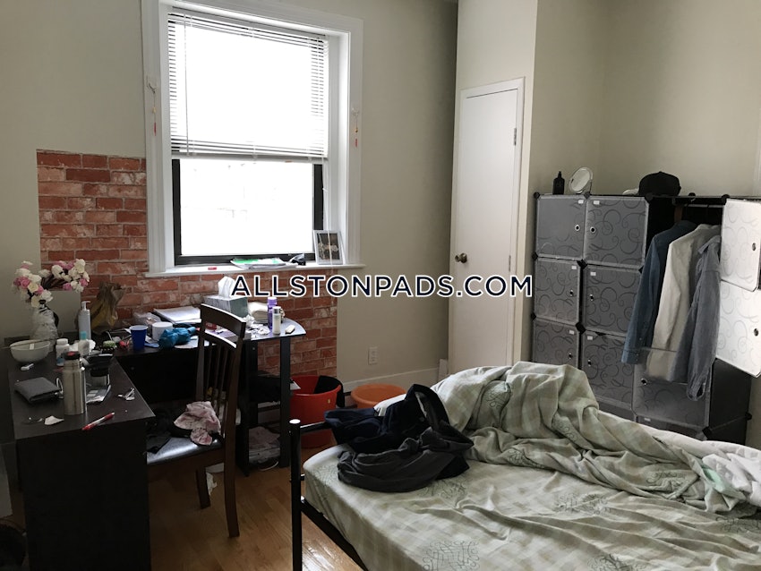 BOSTON - ALLSTON - 3 Beds, 1 Bath - Image 9