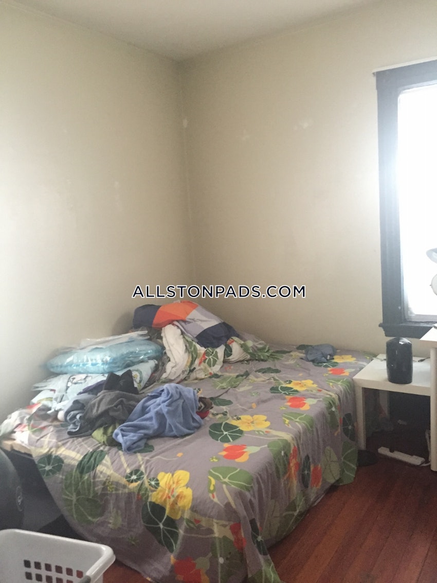 BOSTON - ALLSTON - 4 Beds, 2 Baths - Image 4