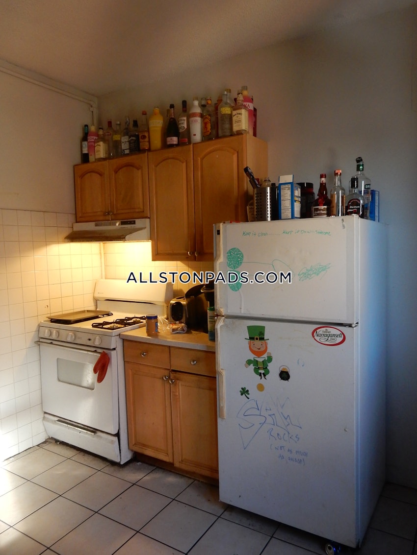 BOSTON - ALLSTON - 5 Beds, 1 Bath - Image 2