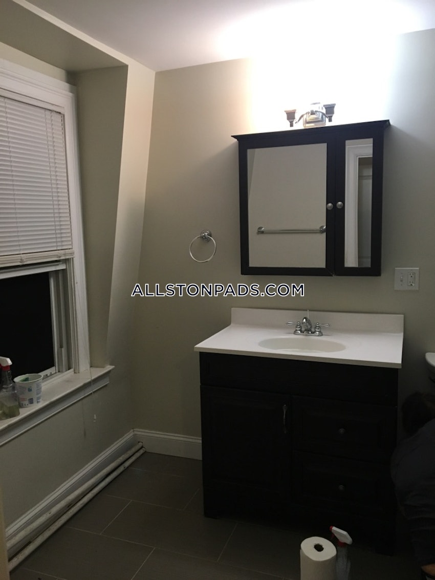 BOSTON - ALLSTON - 5 Beds, 2 Baths - Image 11