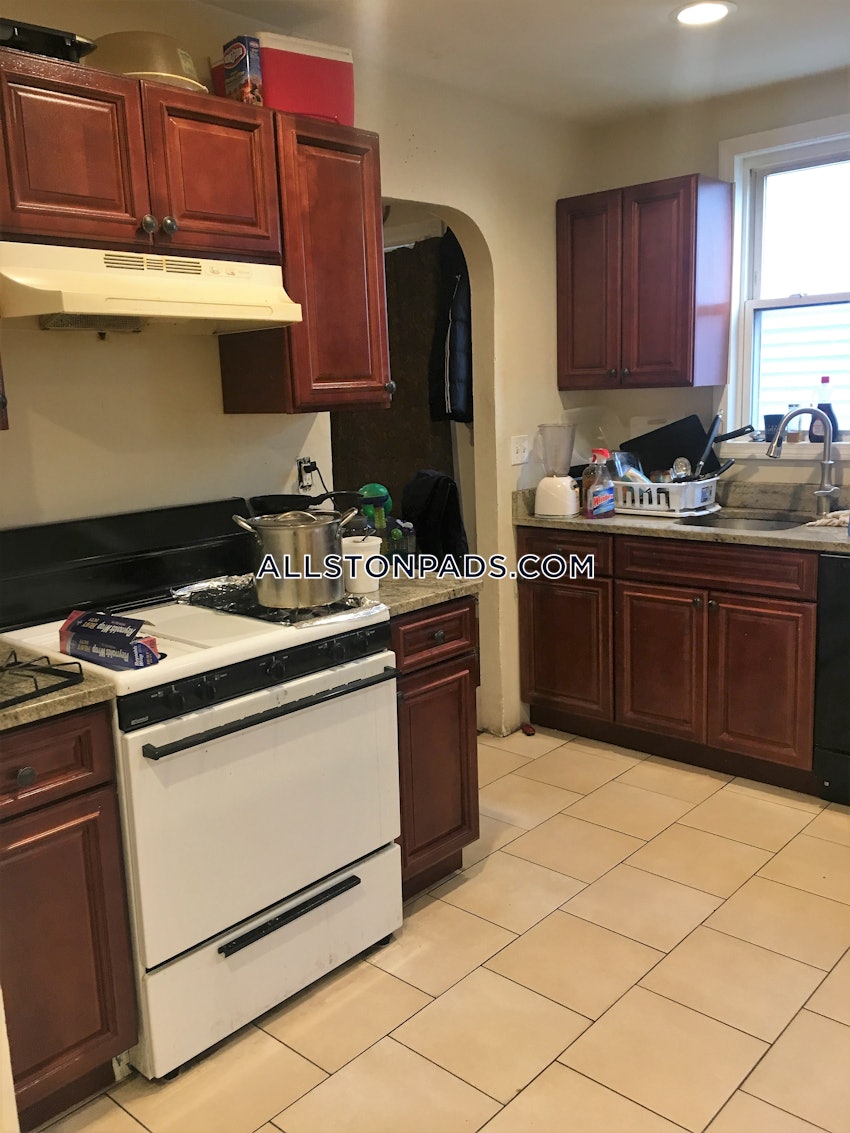 BOSTON - ALLSTON - 3 Beds, 1 Bath - Image 2