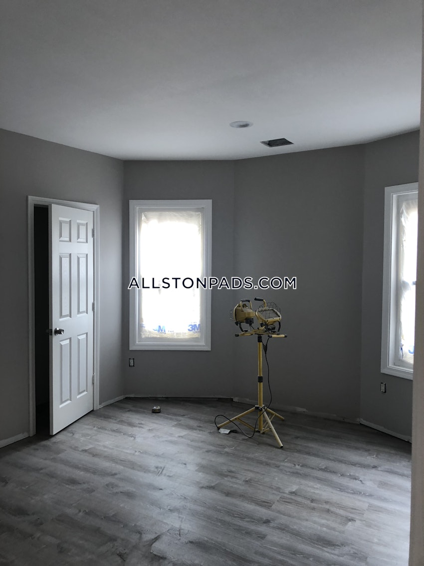 BOSTON - ALLSTON - 5 Beds, 2 Baths - Image 7