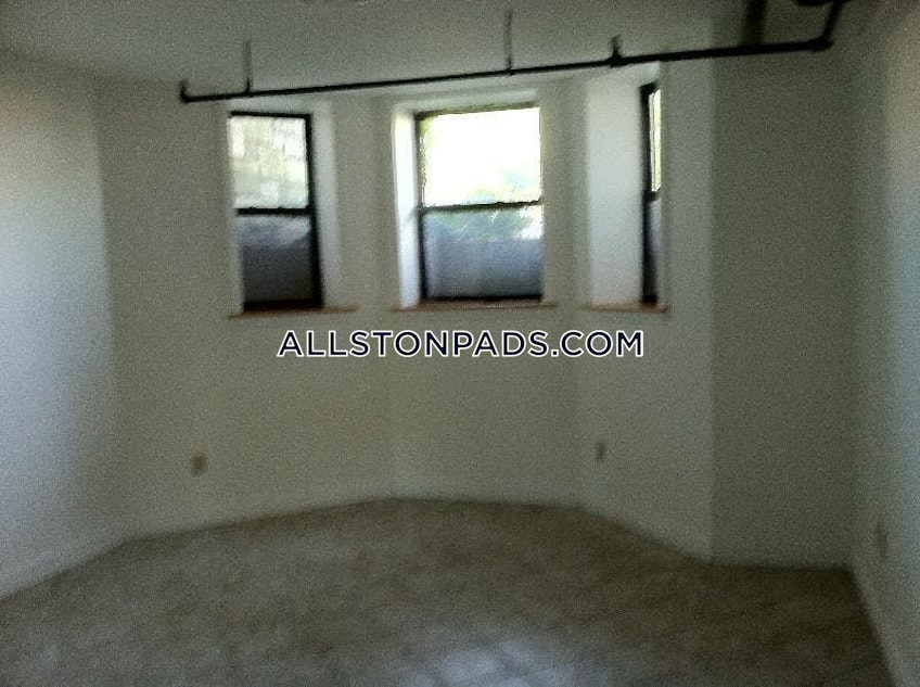 Boston - $3,200+ /month