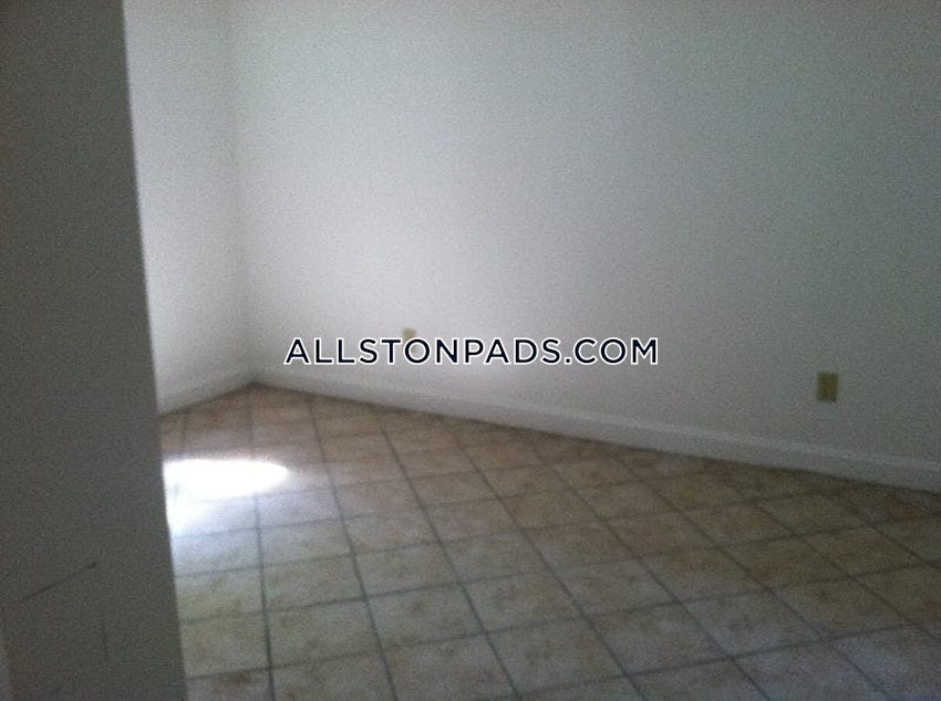 BOSTON - ALLSTON - 3 Beds, 2 Baths - Image 5