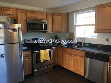 Boston - 2 Beds, 2 Baths