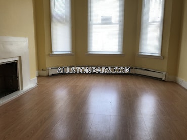 Boston - 4 Beds, 2 Baths