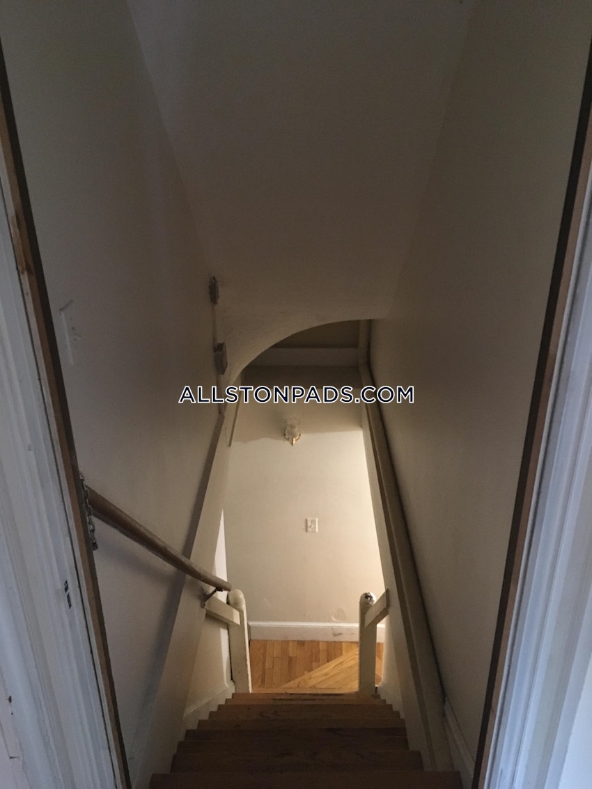 BOSTON - ALLSTON - 4 Beds, 2 Baths - Image 9