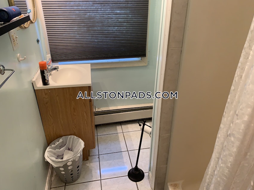 BOSTON - ALLSTON - 5 Beds, 2 Baths - Image 9