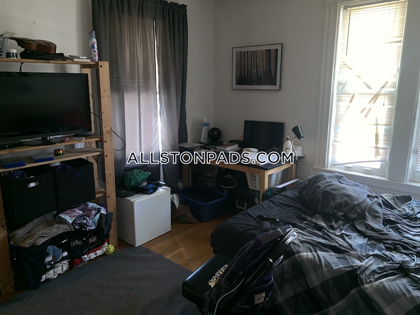 BOSTON - ALLSTON - 5 Beds, 2 Baths - Image 3