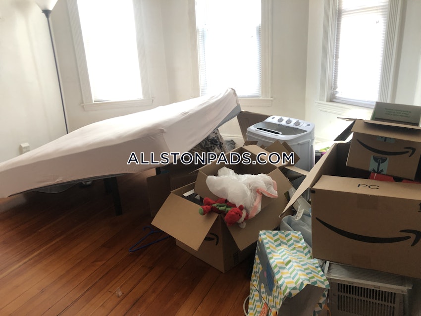 BOSTON - ALLSTON - 3 Beds, 1 Bath - Image 8