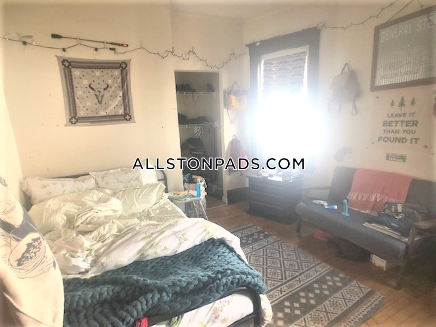 BOSTON - ALLSTON - 4 Beds, 2 Baths - Image 9