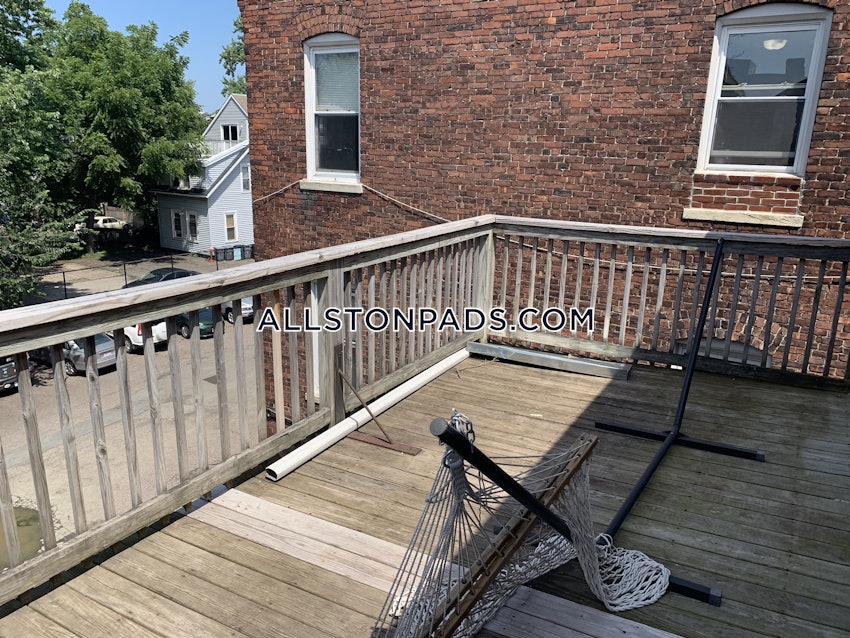 BOSTON - ALLSTON - 3 Beds, 2 Baths - Image 15