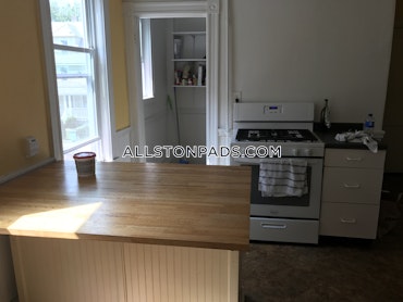 Boston - 4 Beds, 1 Baths