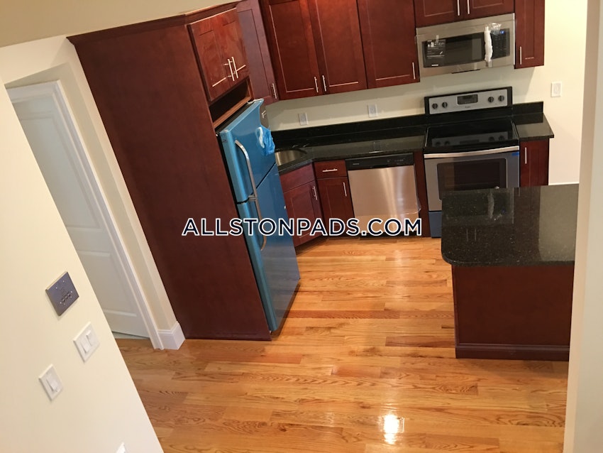 BOSTON - ALLSTON - 3 Beds, 2 Baths - Image 5