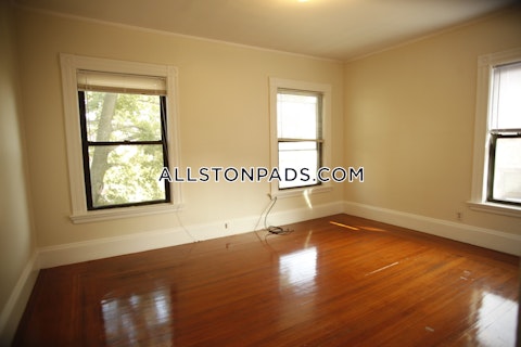 Quint Ave. Boston photo 28