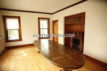 Boston - 6 Beds, 2.5 Baths